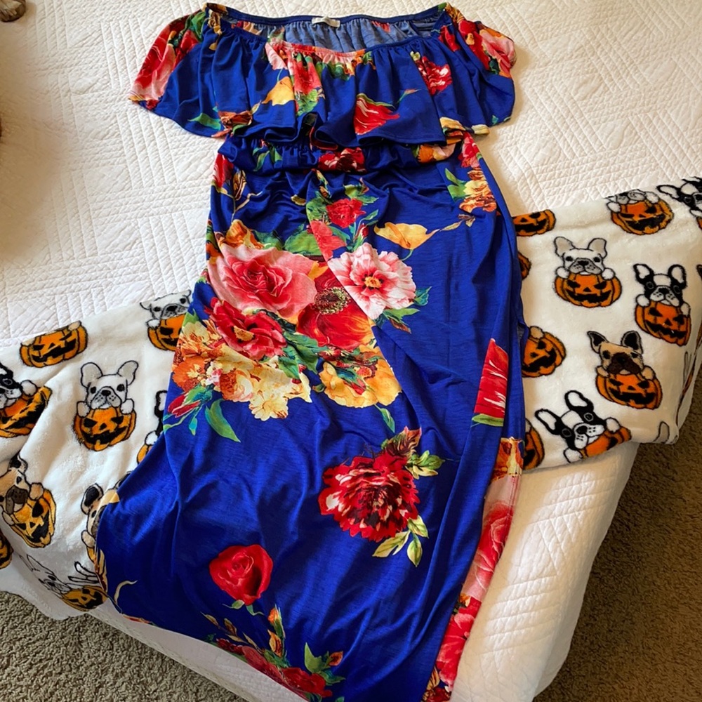 Floor length maxi dress off the shoulders